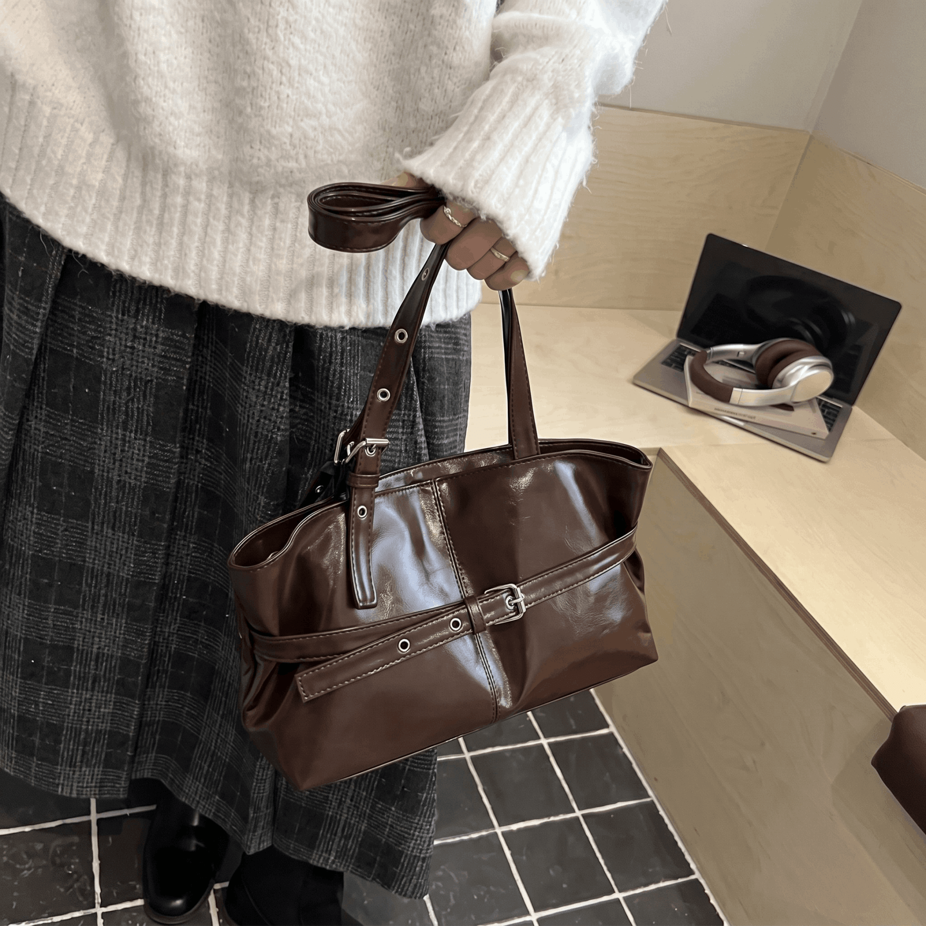 Comuty - Simple Vintage Tote Bag - Timefield